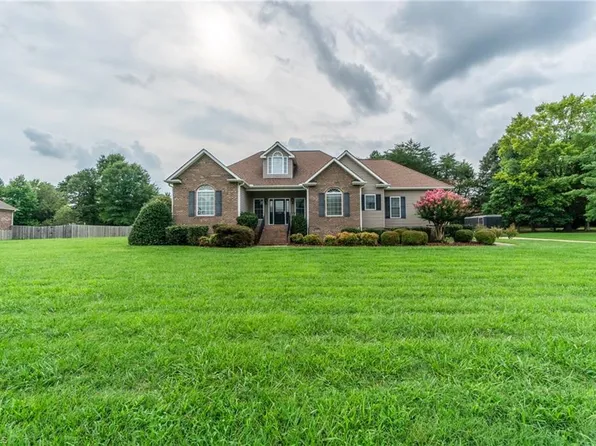 1204 Thetford Ct, Colfax, NC 27235