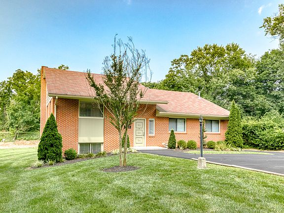 3rd image of 524 Edgewood Ln #A
