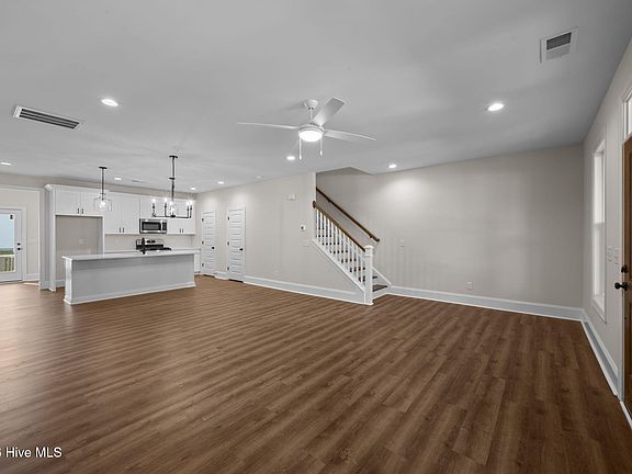5th image of 3903 Harkers Way