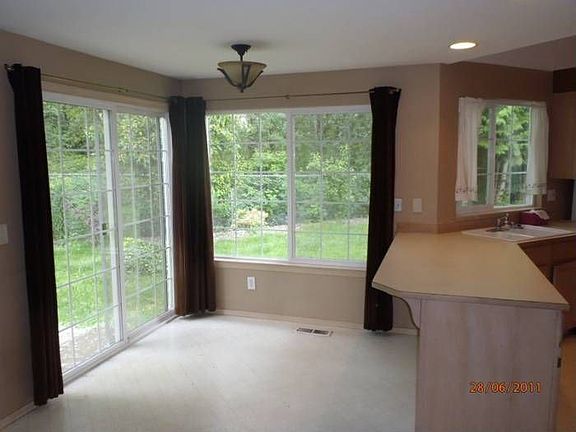 3rd image of 1533 87th Ave NE