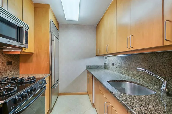 Sold by Vipler Realty | media 25