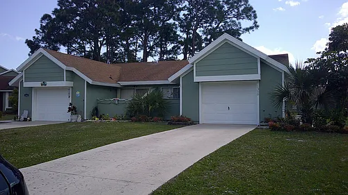 1350 SE La Haven Ct Photo 1