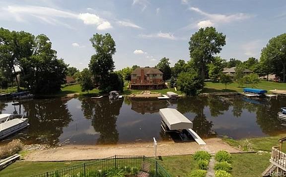 5th image of 5565 Deerwood Ln