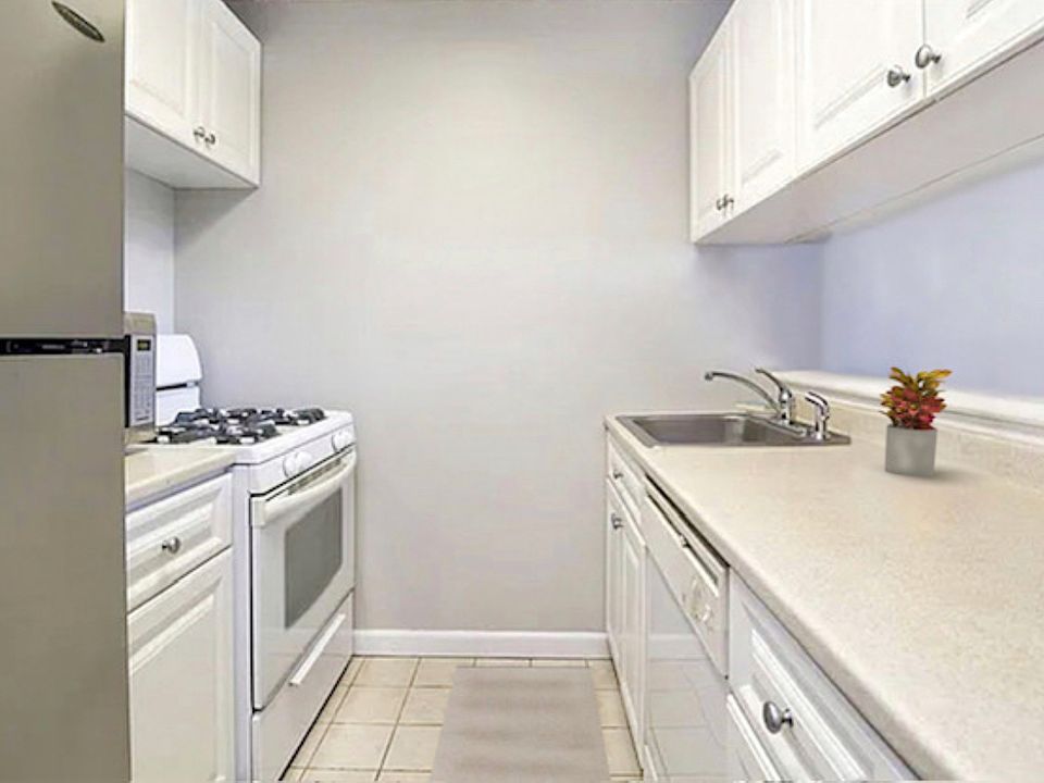 1st image of 275 W 96th St APT 26C