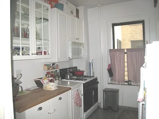 Rented by Metropolitan Equities | media 26