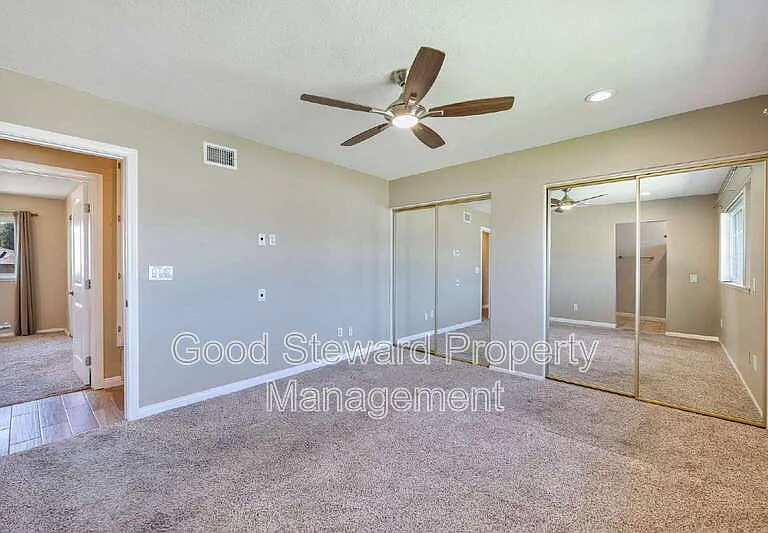 1219 N Van Buren St — Photo 13