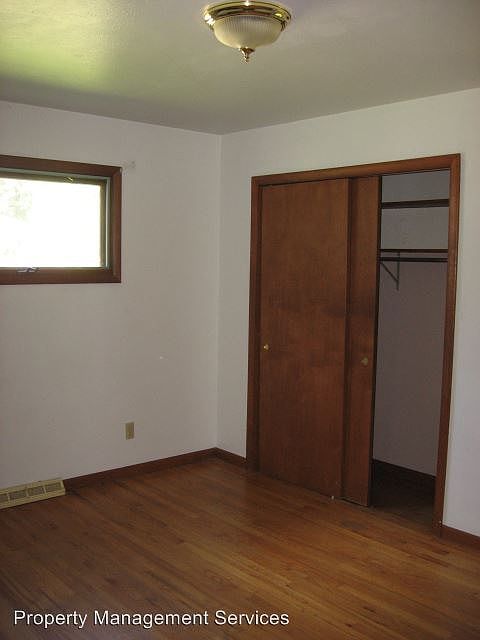2nd image of 2607 Woodland Dr