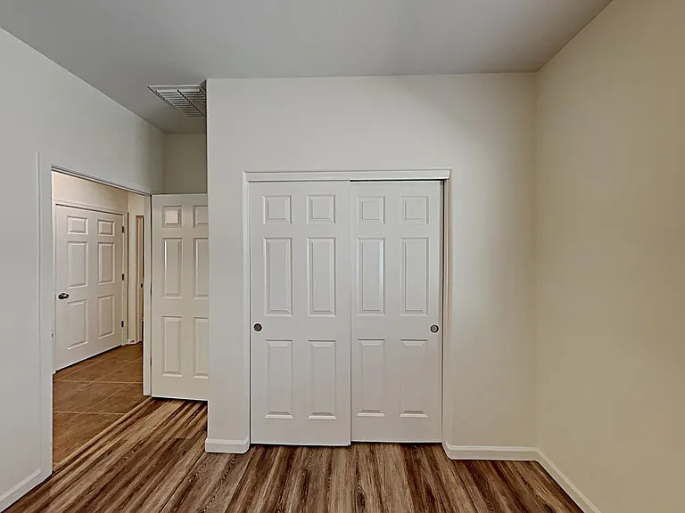 868 W Basswood Ave — Photo 17