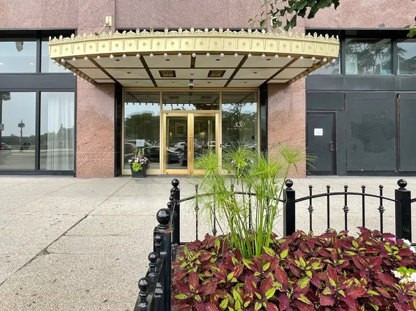 330 S Michigan Ave APT 1602, Chicago, IL 60604