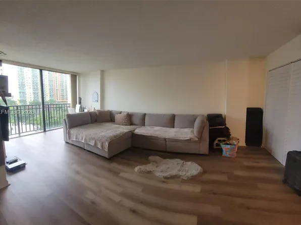 17021 N Bay Rd, Sunny Isles Beach, FL