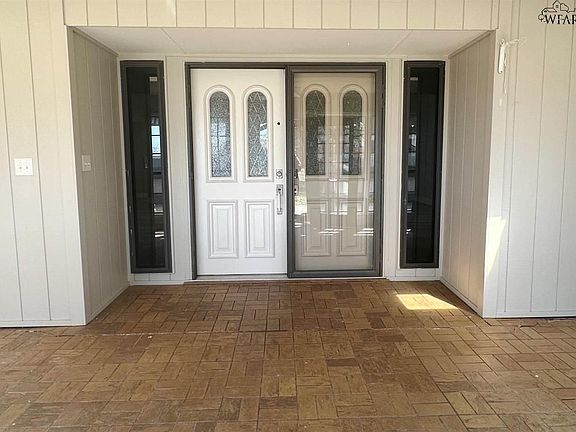 3rd image of 1908 Club View St