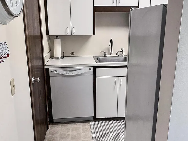 2362 Franklin Ave E #202 — Photo 10
