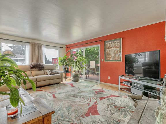 4th image of 21415 29th Ave S
