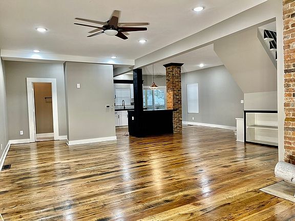 4th image of 253 W Park Ave