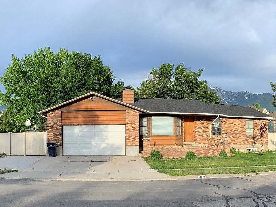 Apartment entrance is through the gate on the left.