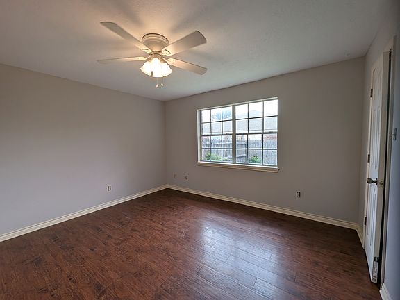 4th image of 1806 Treehouse Trl