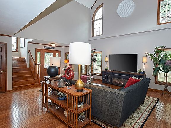 3rd image of 20487 Baldpate Ln