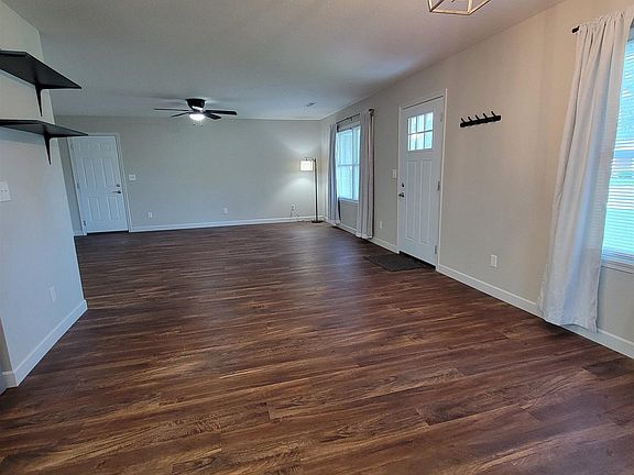 3rd image of 316 Trook Ct