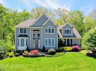 15 Cedar Dr, Tuxedo Park, NY 10987