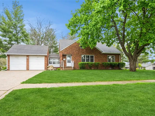 102 4th St SE, Altoona, IA 50009