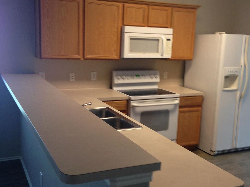 2nd image of 59 Thicket Grove Pl