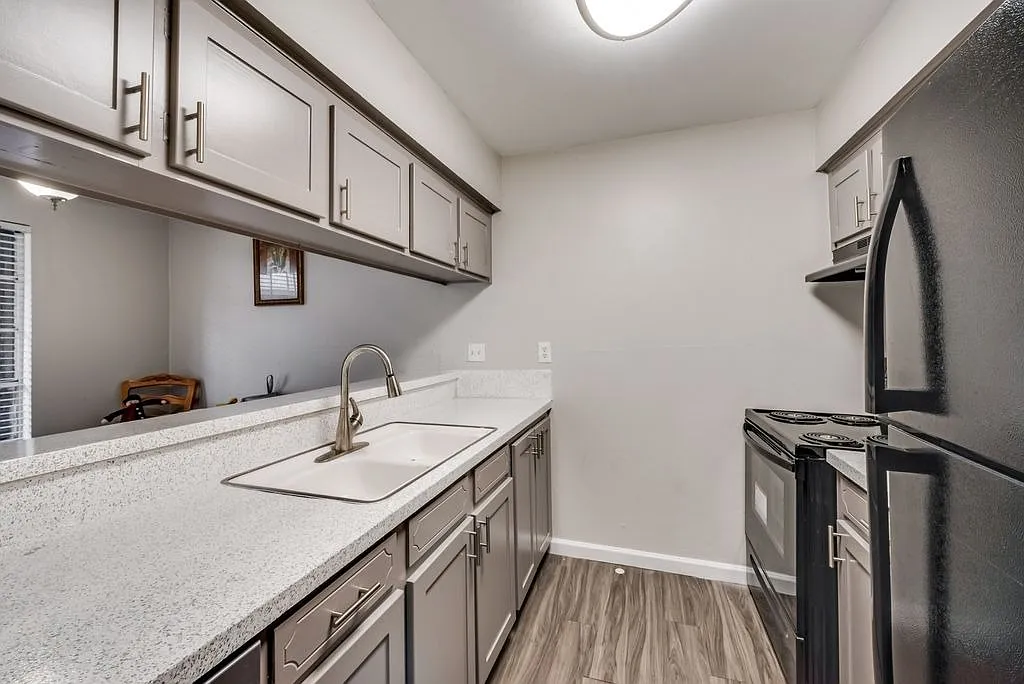 The Bianca Apartments — Photo 3
