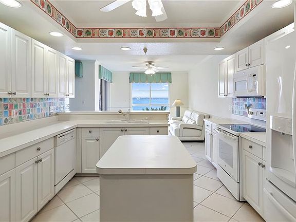3rd image of 4993 Bacopa Ln S Unit 404
