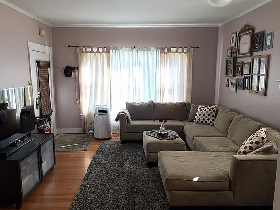 4th image of 919 E 5th Ave