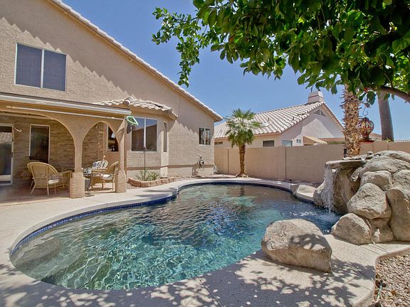 4th image of 2833 E Hononegh Dr
