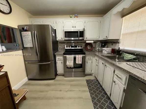 9801 Sunrise Lakes Blvd APT 203, Sunrise, FL 33322