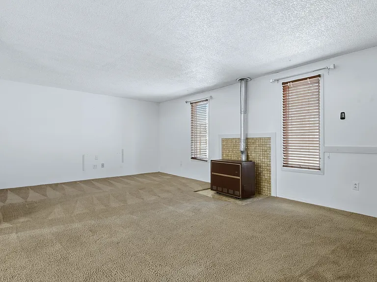 415 Lewis St — Photo 6