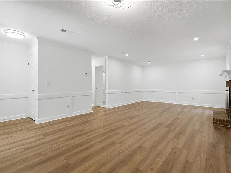129 Sandalwood Cir — Photo 10
