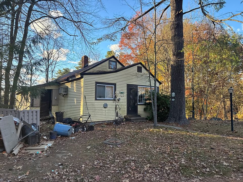2nd image of 25 Wilson Pond Rd