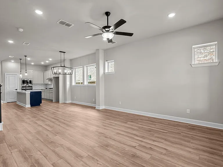 210 Ginger St — Photo 21