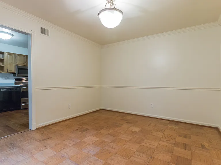 9702 Bellevue Dr — Photo 8