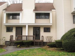 40 Spice Hill Dr, Wallingford, CT 06492