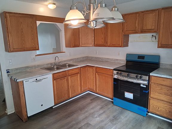 4th image of 109 Douglas Ave #109