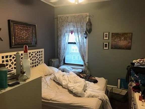 3rd image of 1514 W Bryn Mawr Ave #3