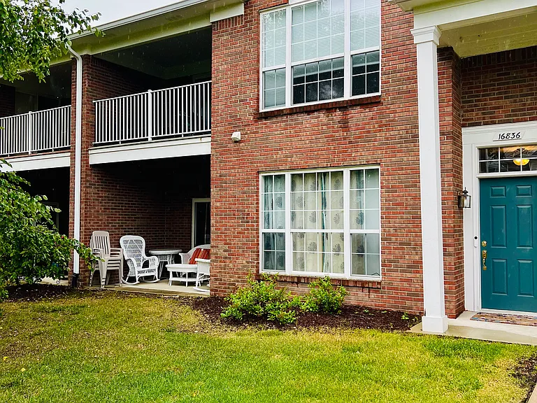 16836 Dover Dr #10 — Photo 7