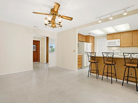 3rd image of 1341 Portola Ave