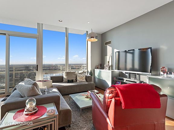 4th image of 737 W Washington Blvd APT 3410