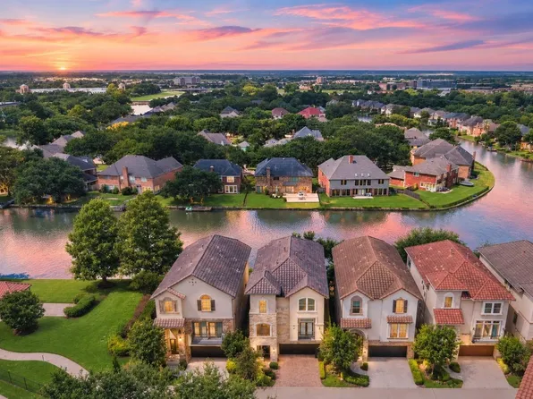 1122 Old Oyster Trl, Sugar Land, TX 77478