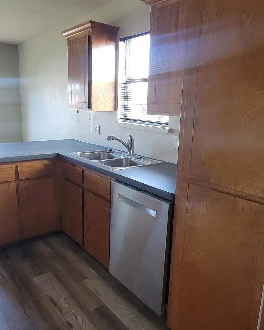 3 bed, 1338 sqft, $1,500 — Photo 3