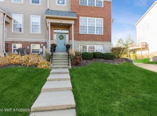 295 Station Park Cir, Grayslake, IL 60030