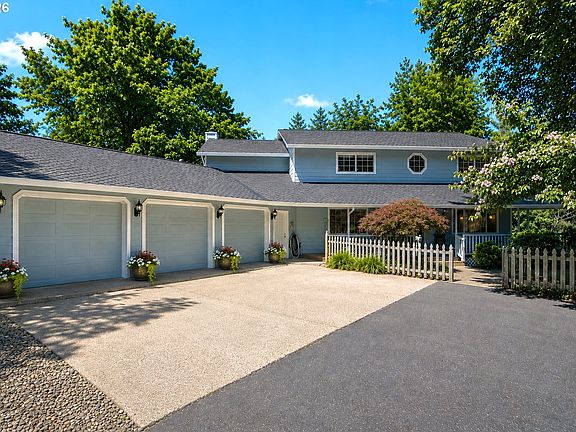 2nd image of 4875 SE Hill Rd