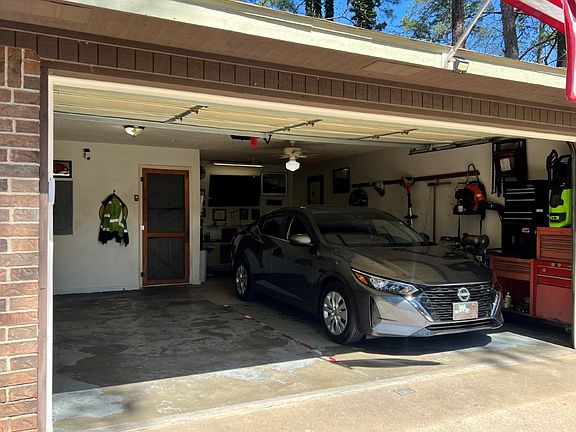 2nd image of 4 Oxford Ln
