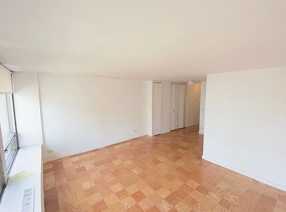 3rd image of 300 E 33rd St APT 10H