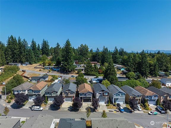 4th image of 2109 107th Avenue SE