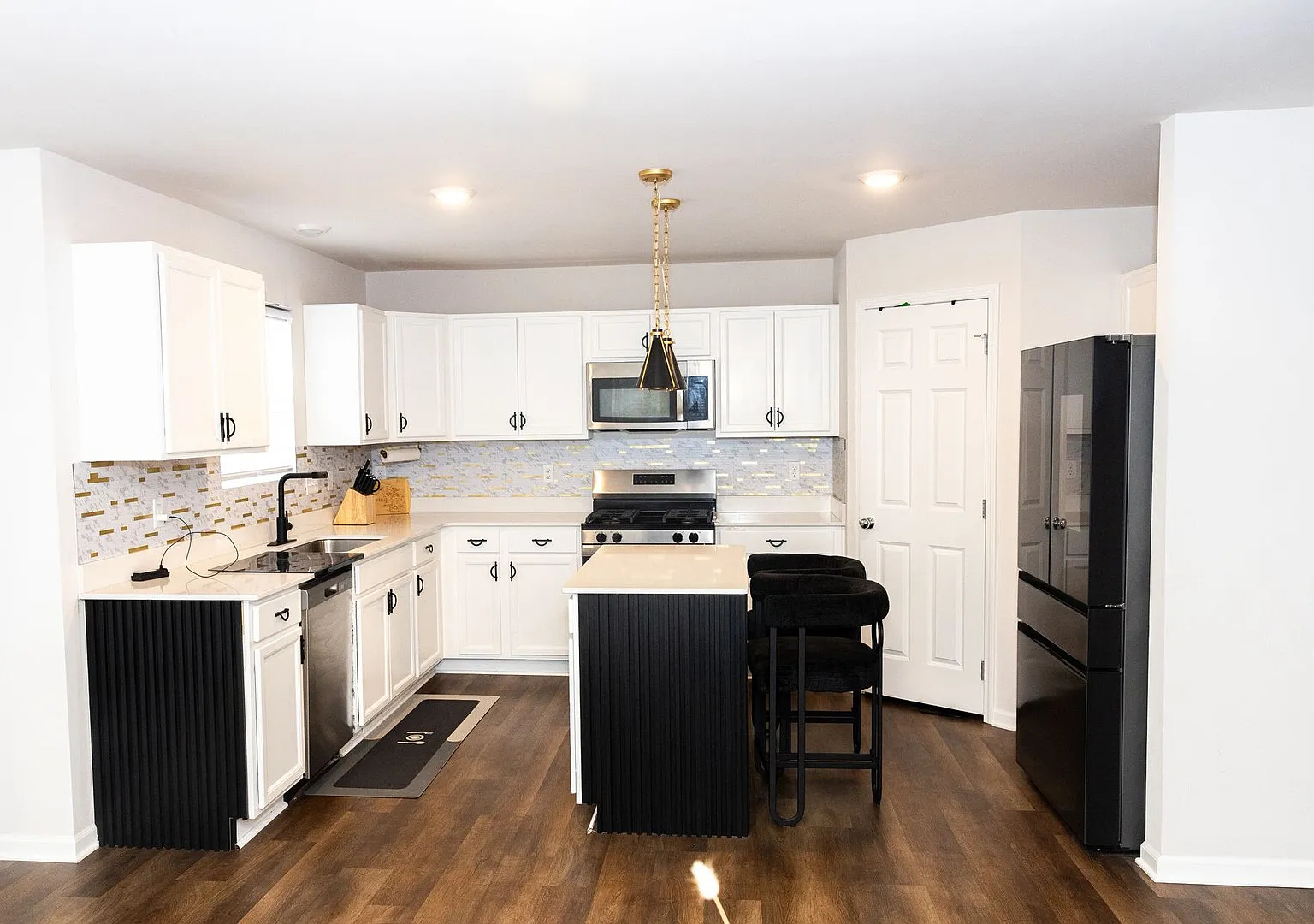Modern 4BR/2.5BA Furnished Home Built Dec 2024 Ideal for Corporate — Photo 1