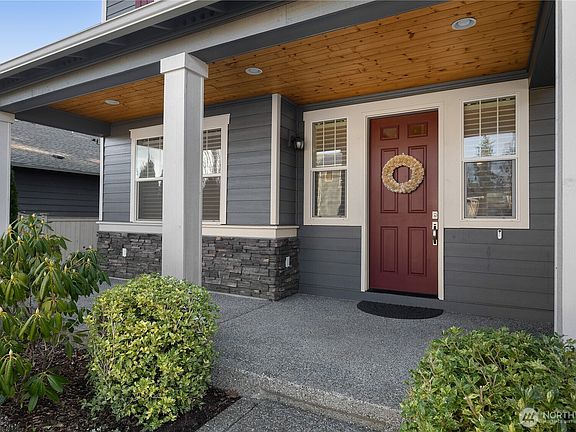 5th image of 9344 Cedarbough Court NE